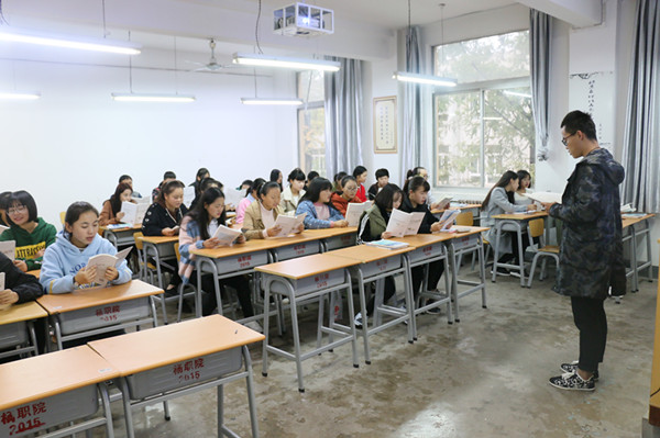 经典晨读活动3_副本.jpg 经典晨读活动3_副本.jpg